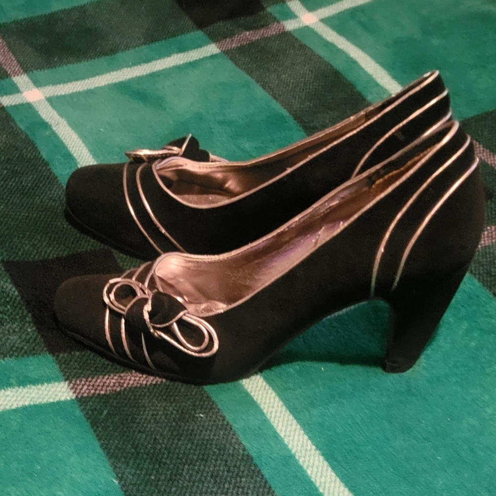WOMENS BEACON REFLECTIONS HEEL PUMPS BLACK WITH BOW SIZE 8.5